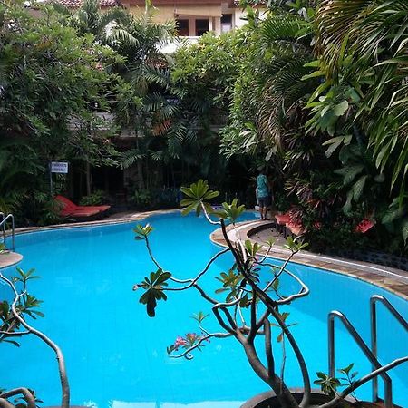 Secret Garden Inn Кута Екстериор снимка