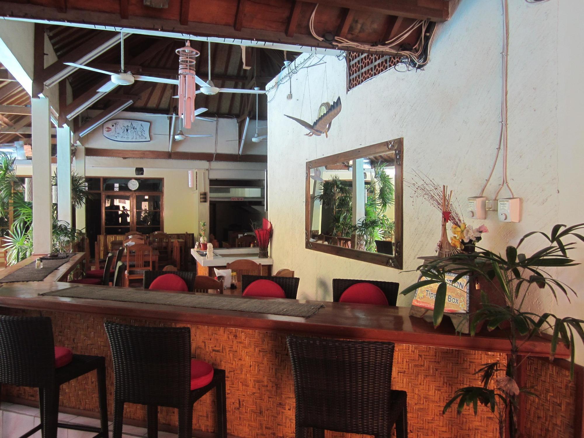 Secret Garden Inn Кута Екстериор снимка