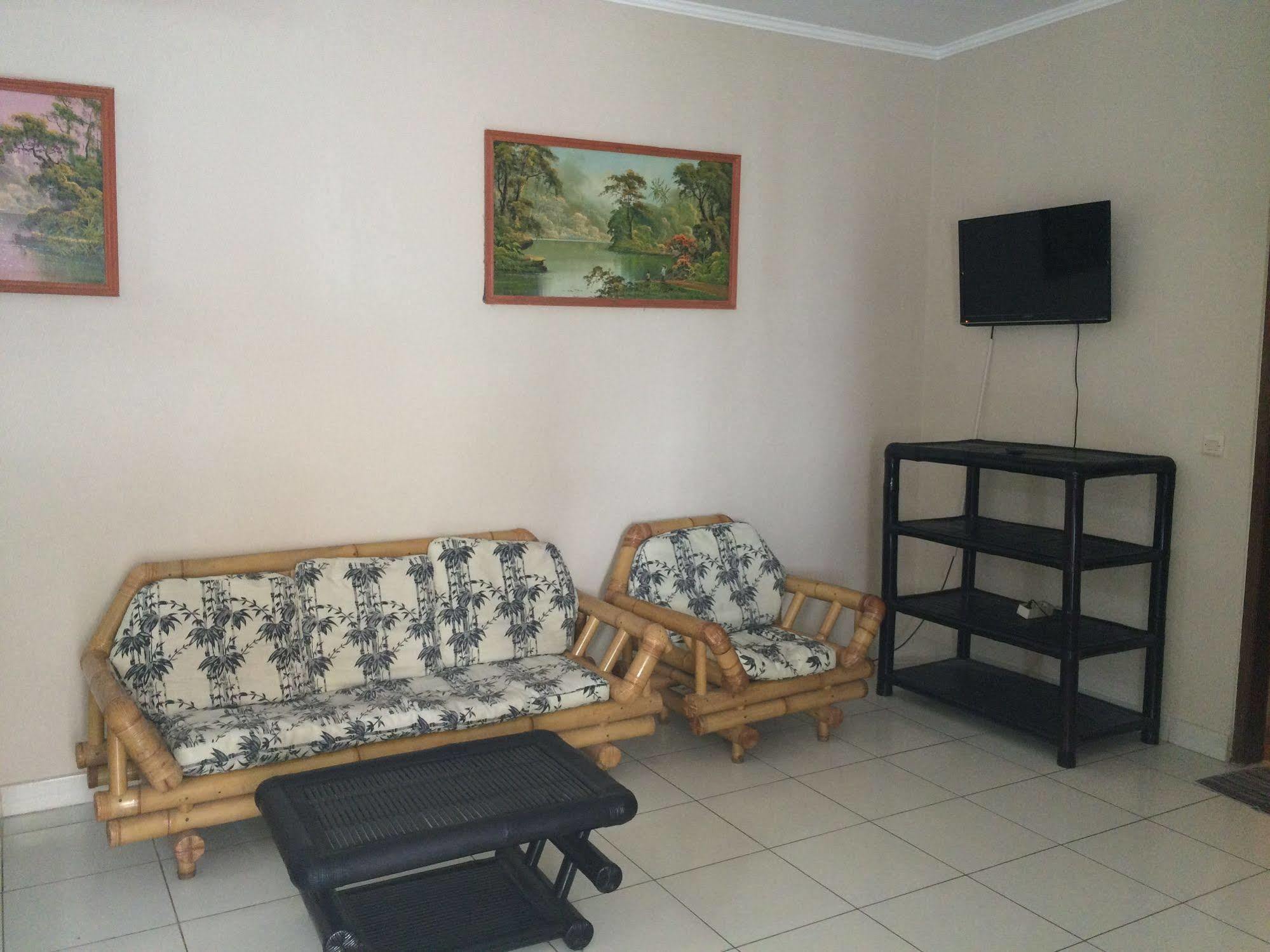 Secret Garden Inn Кута Екстериор снимка