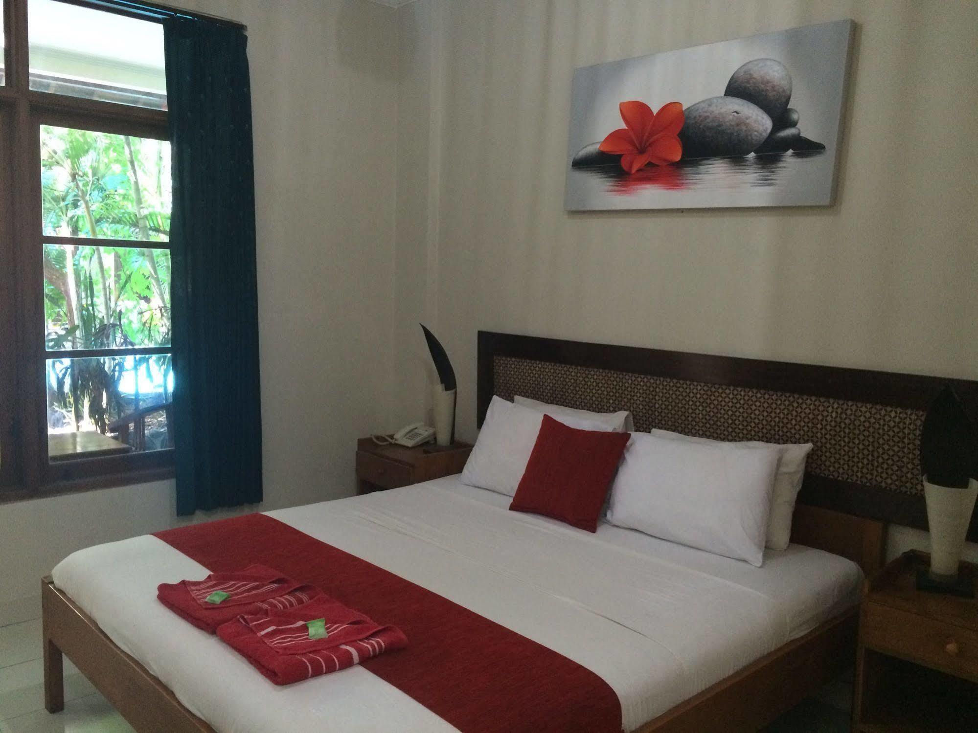 Secret Garden Inn Кута Екстериор снимка