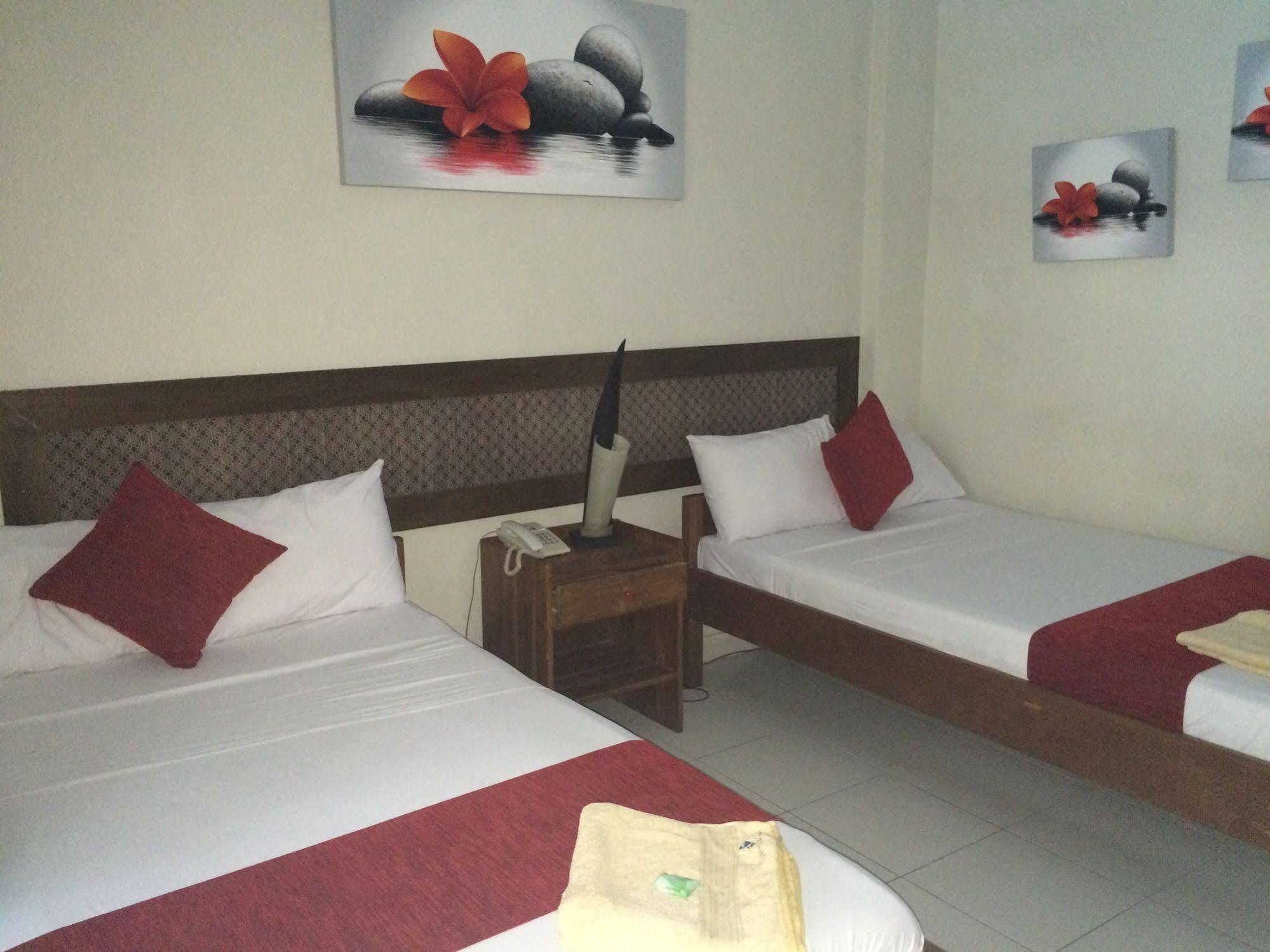 Secret Garden Inn Кута Екстериор снимка