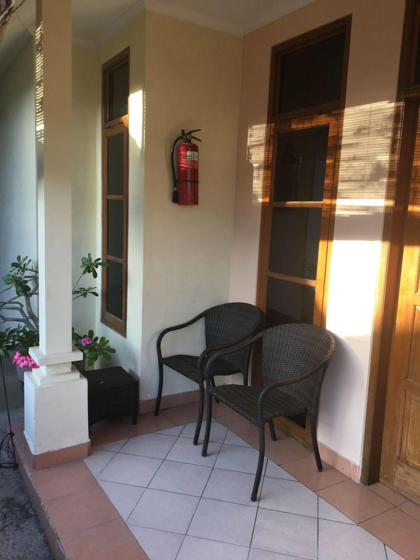 Secret Garden Inn Кута Екстериор снимка