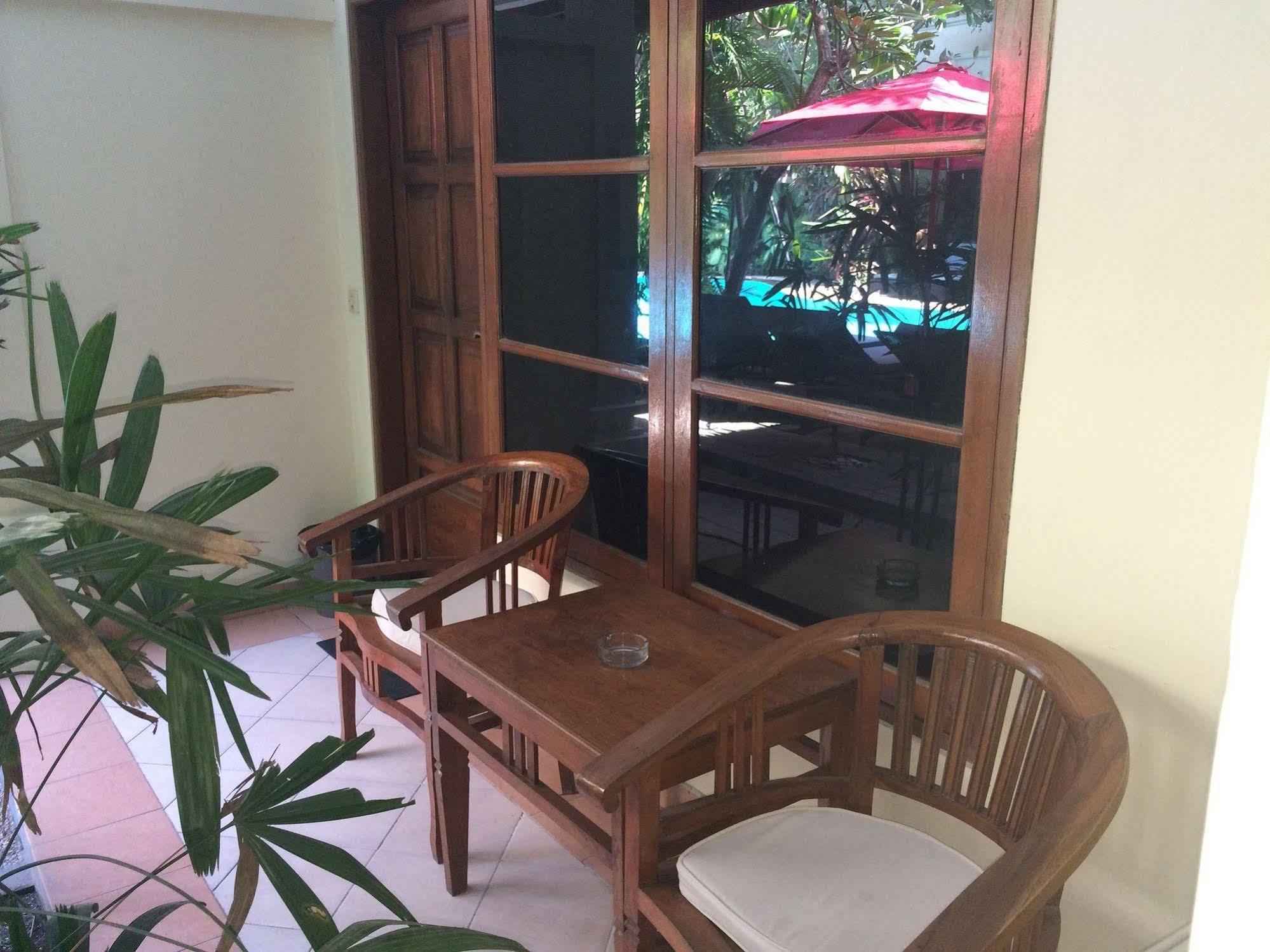Secret Garden Inn Кута Екстериор снимка